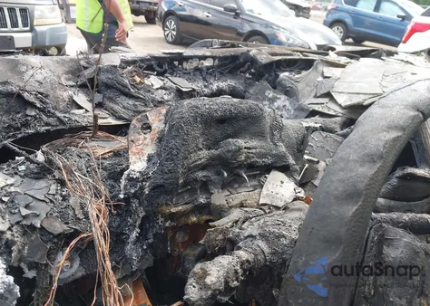 2019 Honda Pilot Ex z USA, uszkodzony, nr VIN 5FNYF6H37KB098063